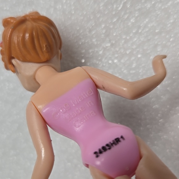 2009 Mattel Polly Pocket Princess MagiClip Magic Clip Doll + 2 Dresses Plastic - Picture 7 of 17